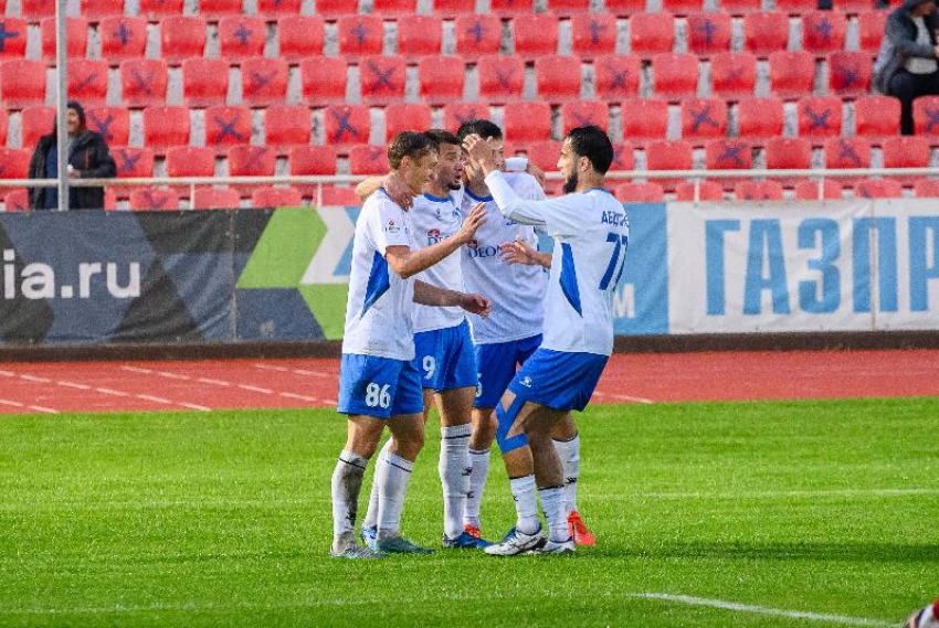 «Нарт повержен в третий раз: футболисты ставропольского «Динамо» отпраздновали победу в Черкесске 