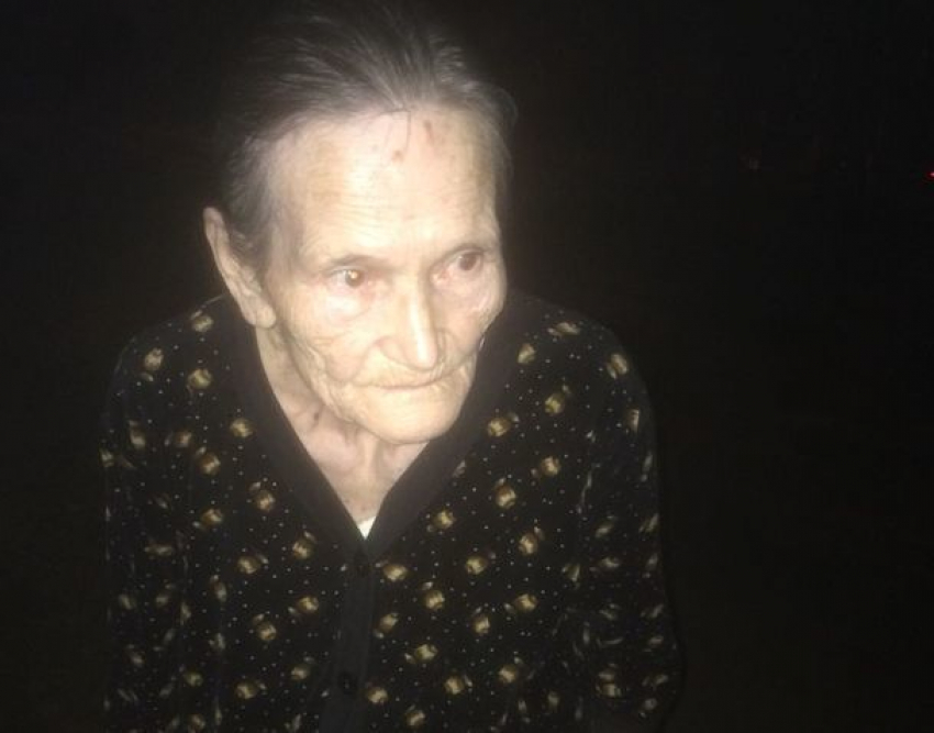 Пожилая женщина потерялась в Ставрополе и боится, что ее накажут