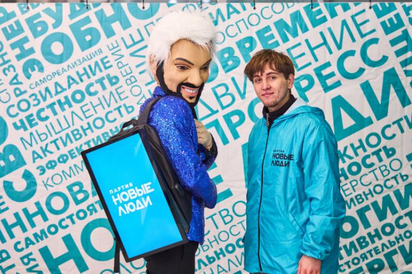 В Ставрополе партия «Новые люди» провела ярмарку в поддержку локальных производителей и концерт местных исполнителей