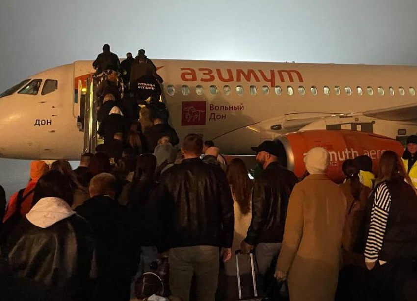Самолет из Сочи перенаправили в аэропорт Минвод из-за непогоды 