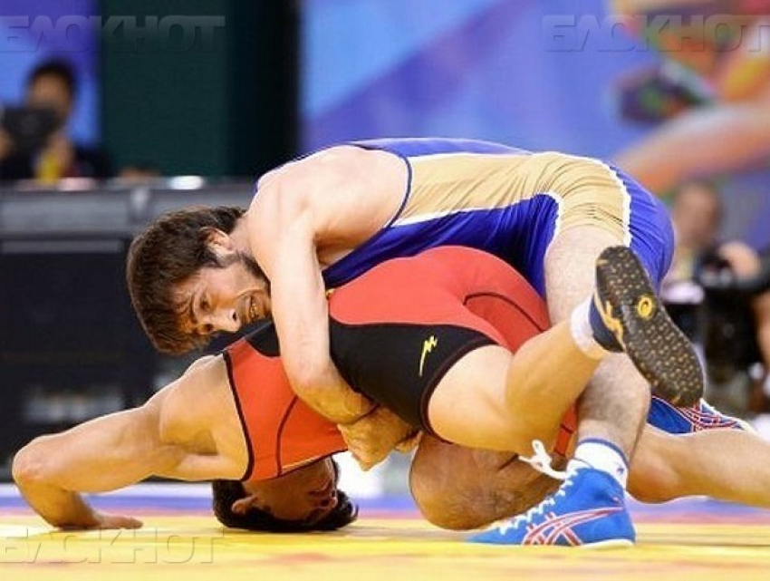 Ставропольский борец-вольник одолел олимпийского чемпиона Сослана Рамонова