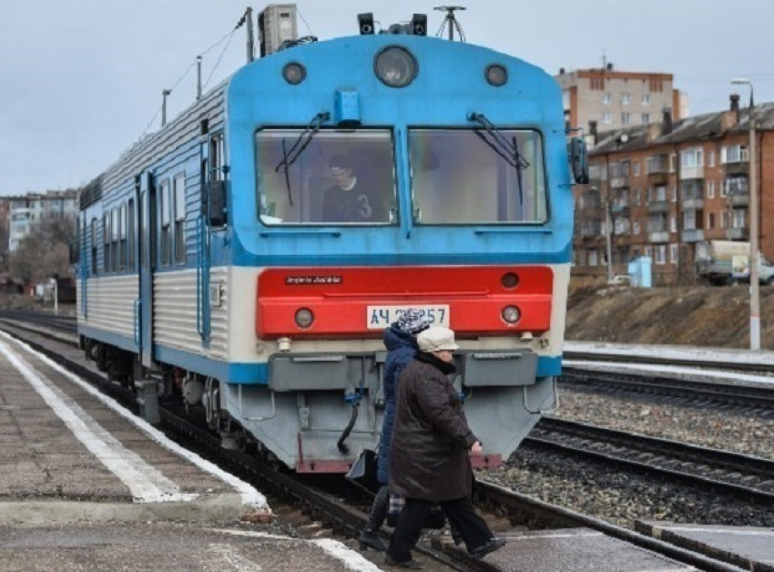 Женщина попала под поезд на станции в Ставропольском крае