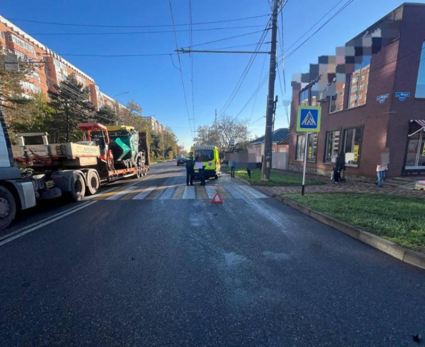 Женщину и 6-летнюю девочку сбила иномарка на пешеходном переходе в Ставрополе