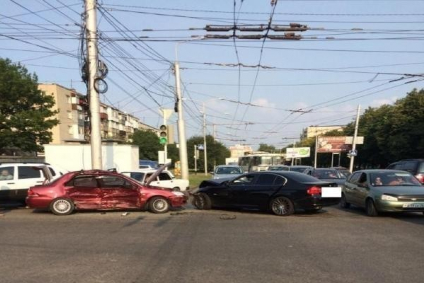 После ДТП с пятью пострадавшими в Ставрополе мама лихача закричала: «что ты натворил?»