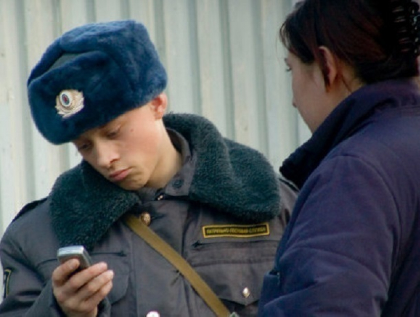 Женщина пыталась передать на «зону» четыре мобильных телефона через сотрудника ОСБ в Пятигорске 