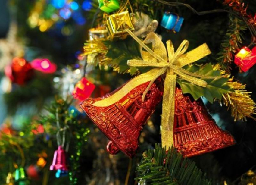 Власти Грачевского округа уже в мае готовы потратить 700 тысяч на новогоднюю елку