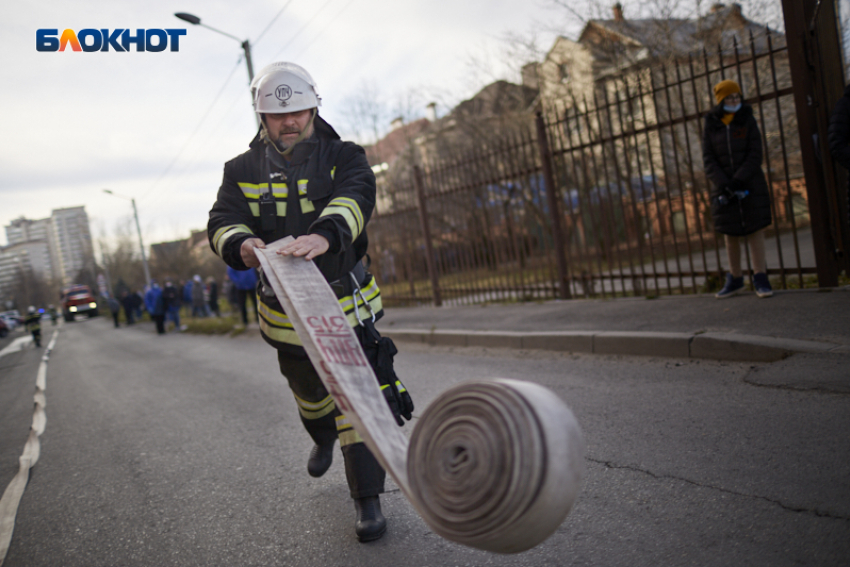 Один человек погиб и другой пострадал во время пожара в центре Ставрополя
