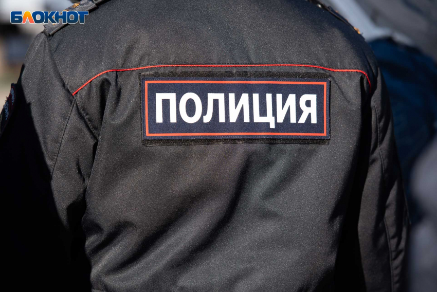 Возвращавшиеся с Кавказа полицейские спасли на Ставрополье женщин и 6-летнюю девочку из смытой машины