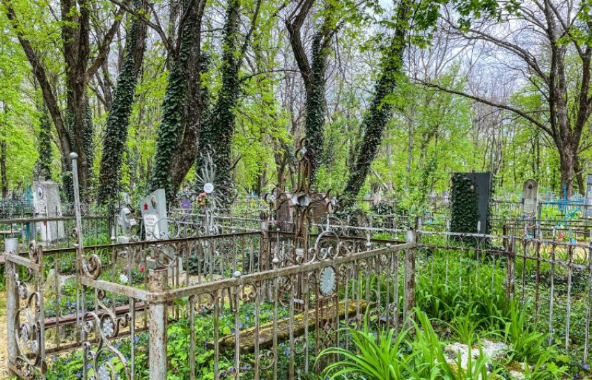 Проезд к кладбищам ограничат в Ставрополе на Пасху в апреле