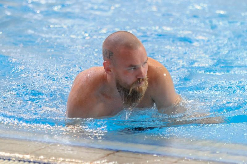 Ставропольский водный прыгун Евгений Кузнецов выловил три медали в уральском бассейне