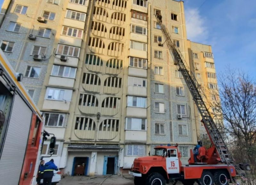 В Пятигорске 30 человек эвакуировали из-за пожара в многоэтажке