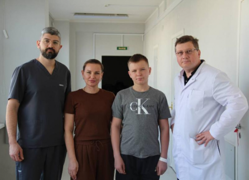 Мальчик из Ставропольского края перестал видеть галлюцинации после уникальной операции в РДКБ