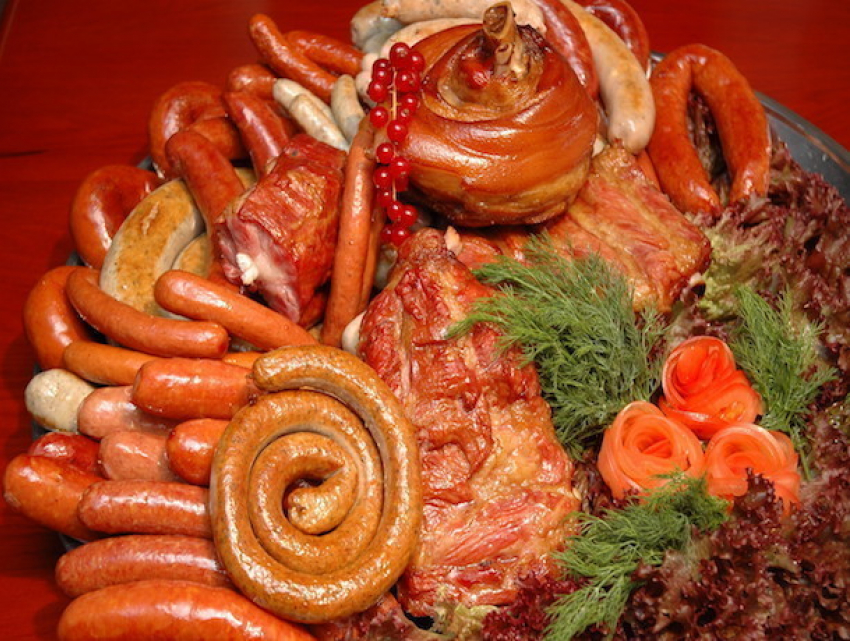 Правительство Ставрополья хочет закупить 900 килограммов мясных деликатесов за полмиллиона рублей