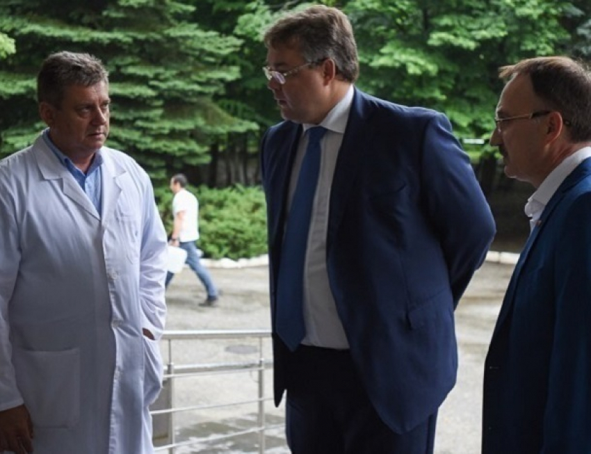 Состояние раненого полицейскими во время поимки беглого преступника ставропольского подростка остается стабильным 