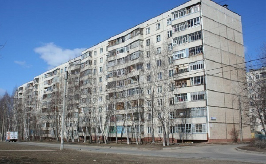 Стена рухнула в квартире многоэтажки Ставрополя