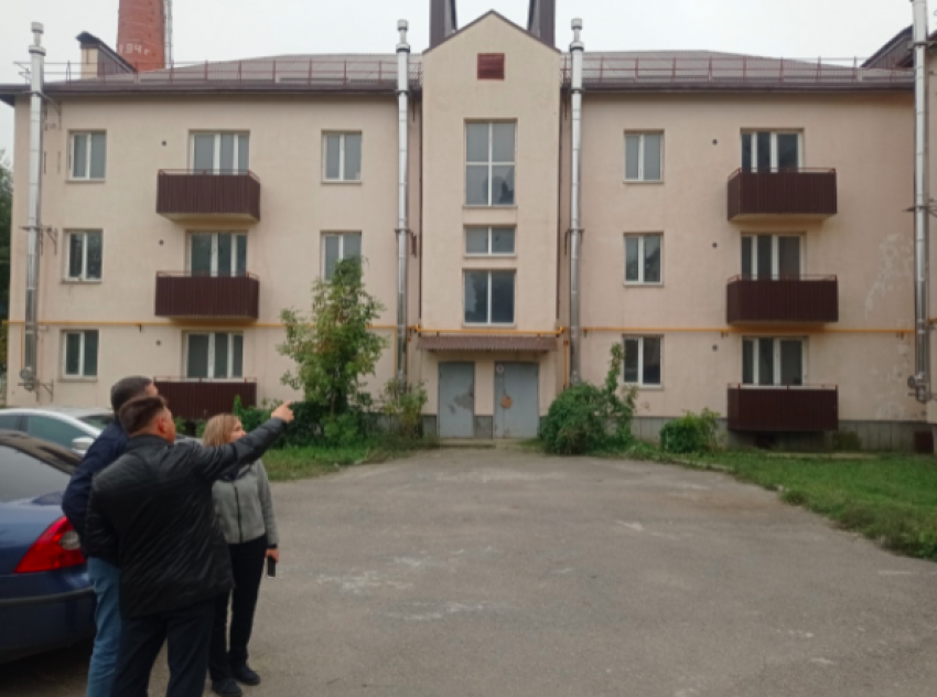До конца года два дома для детей-сирот в поселке Анджиевском отремонтируют за 10 миллионов рублей