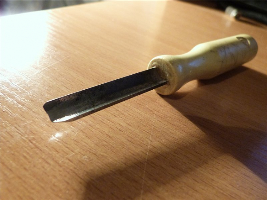 На Ставрополье молодой парень заколол отца стамеской из-за матери