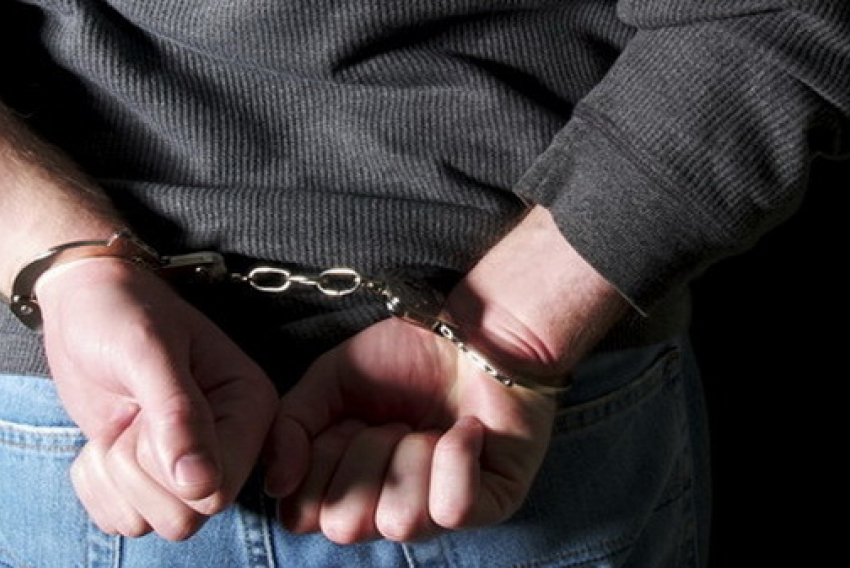 Собутыльник обокрал приятеля, пока тот спал