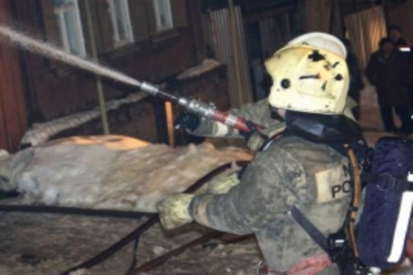 Магазин автомобильных запчастей сгорел в Ставрополе