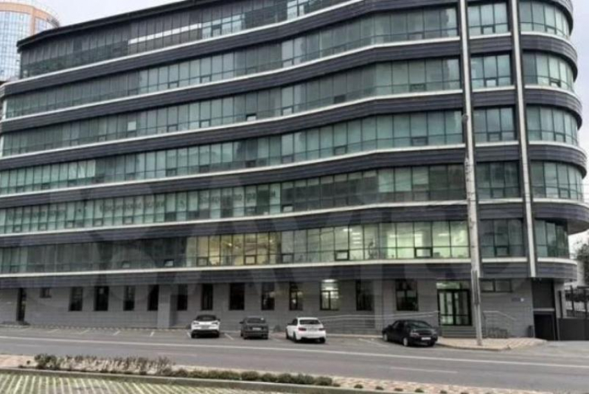 Высотку возле ставропольского цирка выставили на продажу почти за миллиард рублей 
