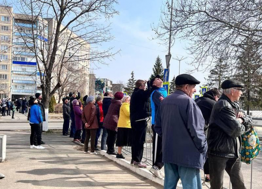 Приезд Путина на Ставрополье вызвал очереди и ажиотаж у местных жителей