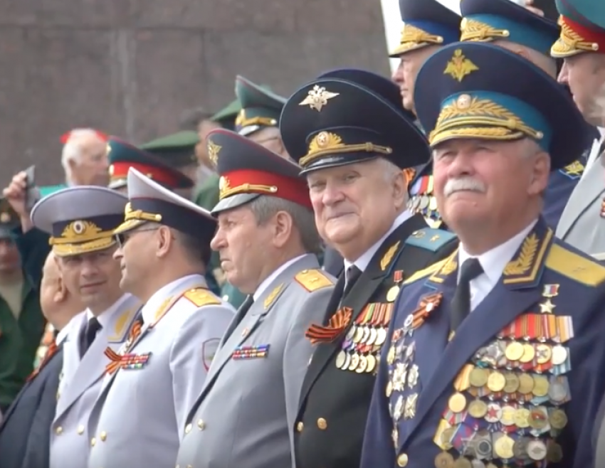 Видеоверсия главного парада в честь 74-летия Победы в Ставрополе