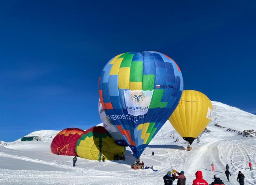 Стартовал перелет на воздушных шарах со Ставропольской символикой через Эльбрус