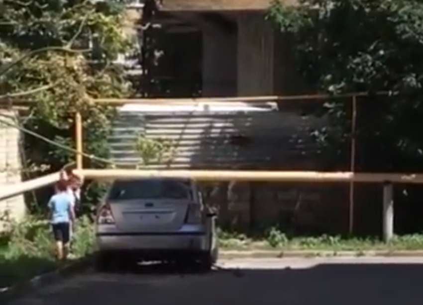 В Ставрополе малолетние вандалы разгромили чужой автомобиль