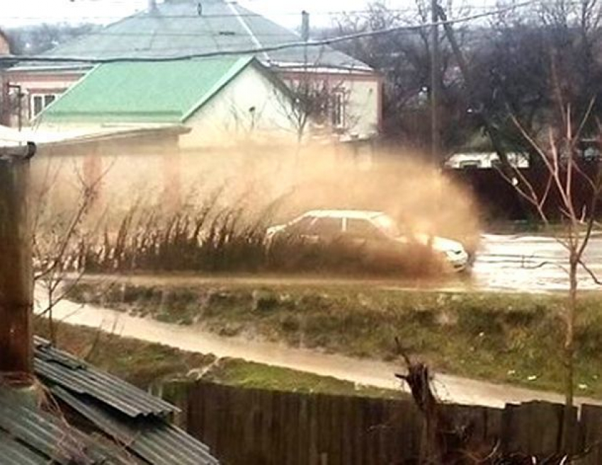 Что видят курортники в этой помойке? - жители о затопленном дождями Пятигорске