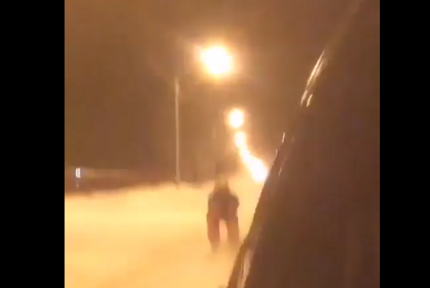 Экстремальные катания лыжника на привязи к машине попали на видео в Ставрополе