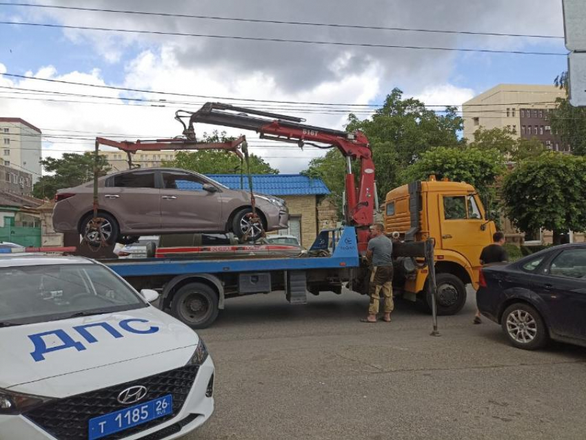 За парковку на месте для инвалидов в Ставрополе эвакуировали 13 автомобилей