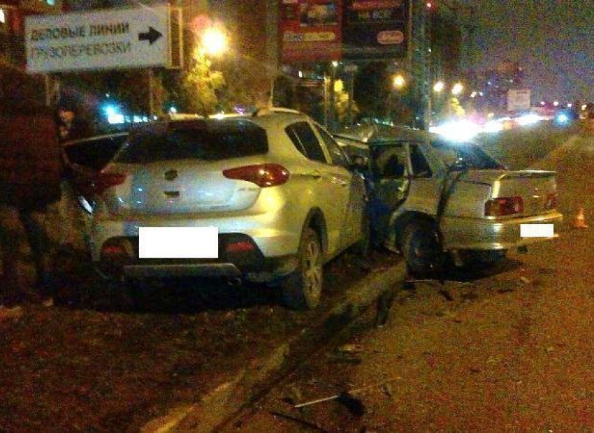 Водитель «пятнашки» спровоцировал ДТП с иномаркой и попал в больницу в Ставрополе