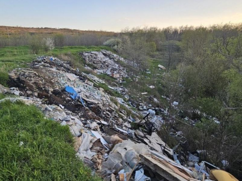Огромную свалку возле реки Мутнянка нашла прокуратура в Ставрополе