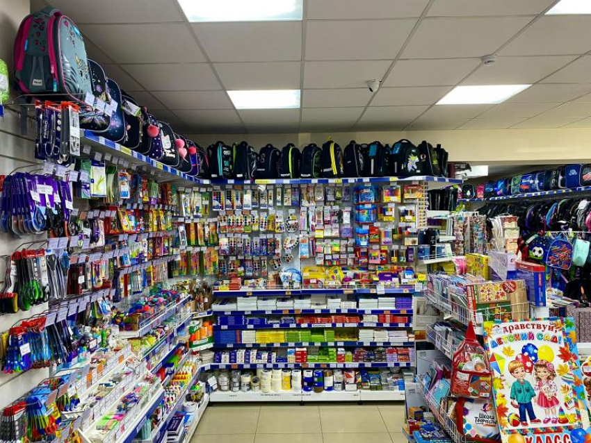 Магазин «Империя канцелярии» поздравляет всех школьников с наступающим новым учебным годом 