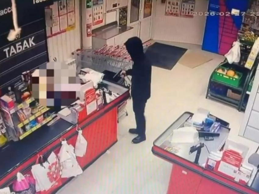 Стрелял и направлял пистолет на кассира: дерзкое ограбление магазина провернул мужчина в Минводах