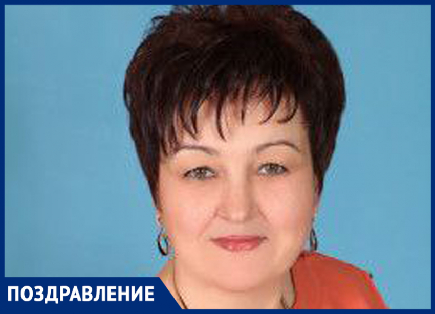 Заведующая детским садом Елена Хасанова из Георгиевского округа отмечает свой день рождения