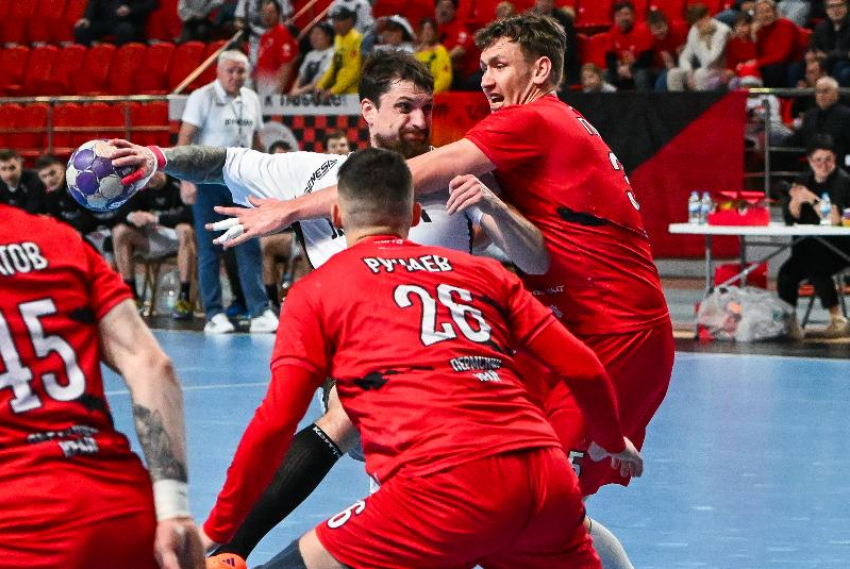 «На игру не пришли»: гандболисты «Виктора» потерпели крупное поражение в Перми