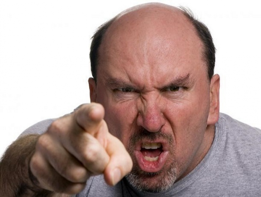 Мужчина обматерил судью прямо в зале суда на Ставрополье