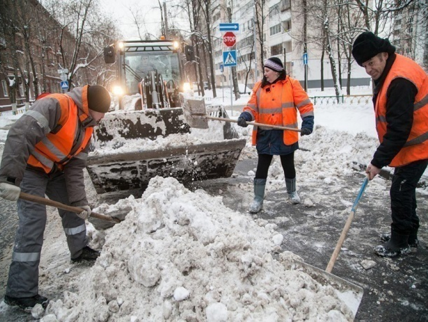 Почти сотня снегоуборочных машин будет бороться со снежными завалами в Ставрополе