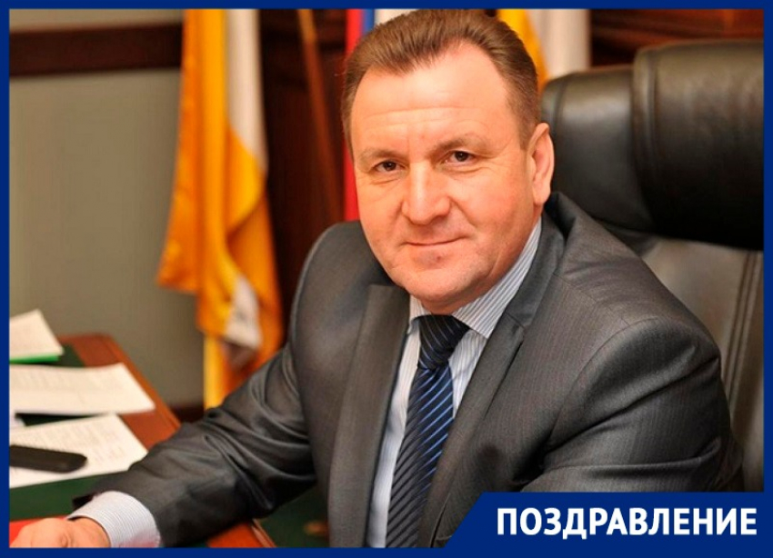 Главе Ставрополя Ивану Ульянченко исполнился 61 год