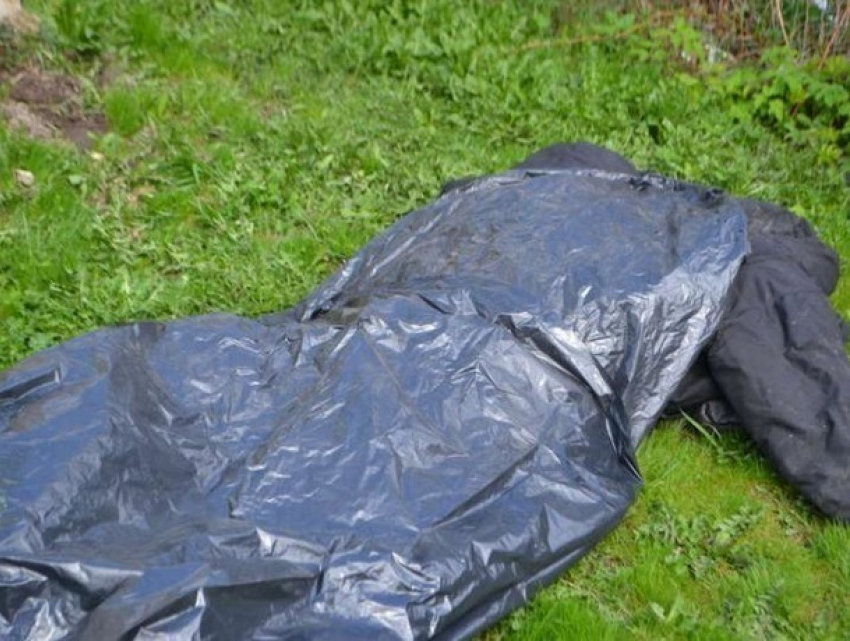 Ставропольцев просят помочь установить личность найденного в реке мертвого мужчины