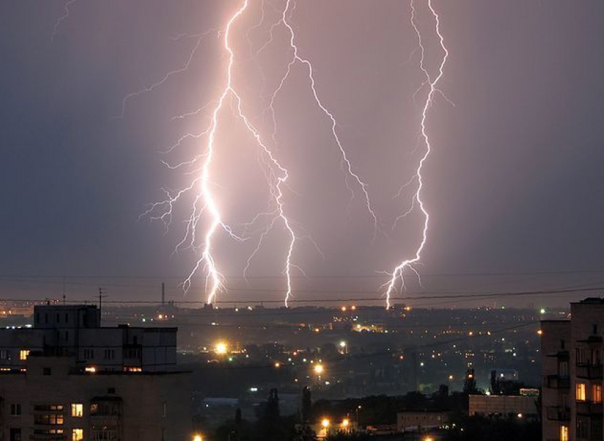 Дожди с градом и грозы могут обрушиться на Ставрополье уже в ближайшие трое суток