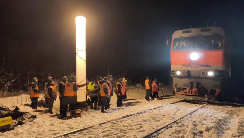 Поезд из Санкт-Петербурга до Кисловодска опаздывает почти на 3,5 часа из-за схода вагонов