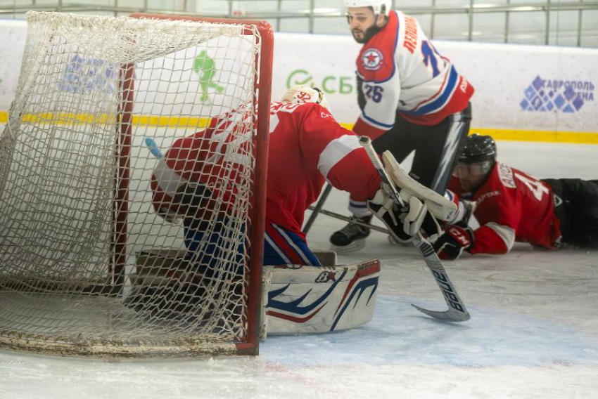 Десяток голов и 24 буллита: «Армейцы» и «Спартак» снова устроили яркое хоккей-шоу в Ставрополе