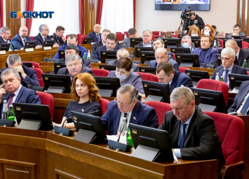 Добровольцев, полицейских и Росгвардию приравняли к военным на заседании думы Ставрополья
