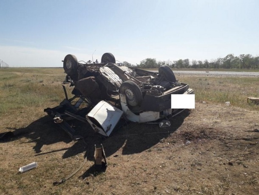 Последствия страшного ДТП микроавтобуса «Мерседес» и «девяносто девятой» на Ставрополье попали на видео