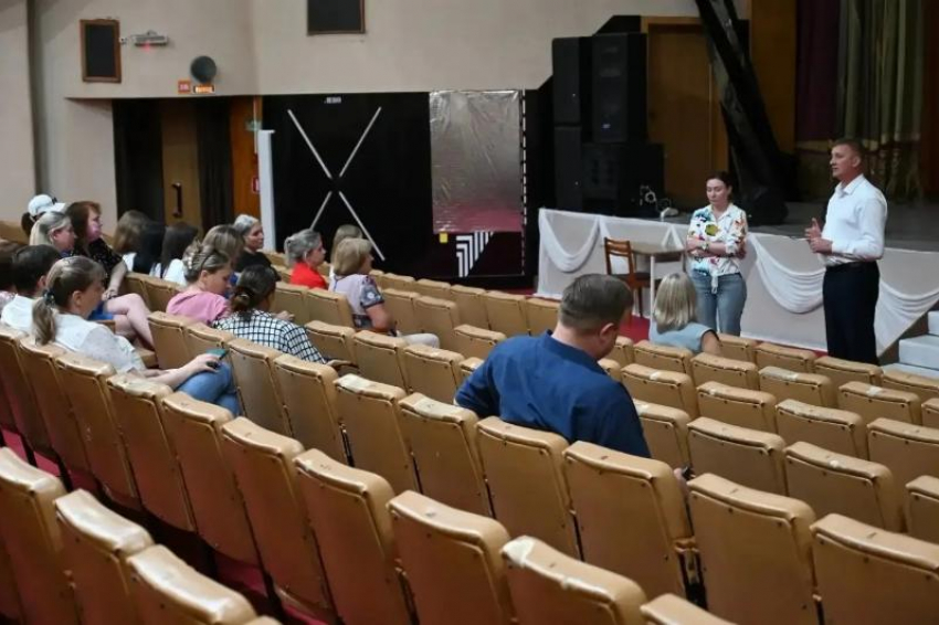 Оптимизацию штата в сельском Центре культуры прокомментировали власти Изобильненского округа