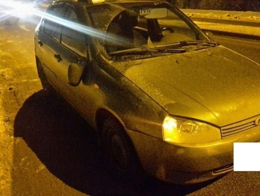 37-летнюю женщину-пешехода увезли на «скорой» после ДТП с «Калиной» в Ставрополе