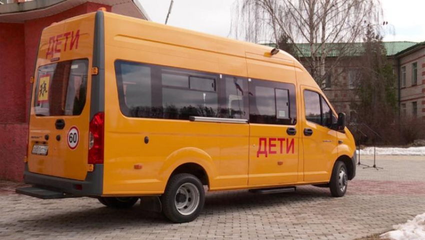 На Ставрополье вновь повезли детей на неисправном автобусе 