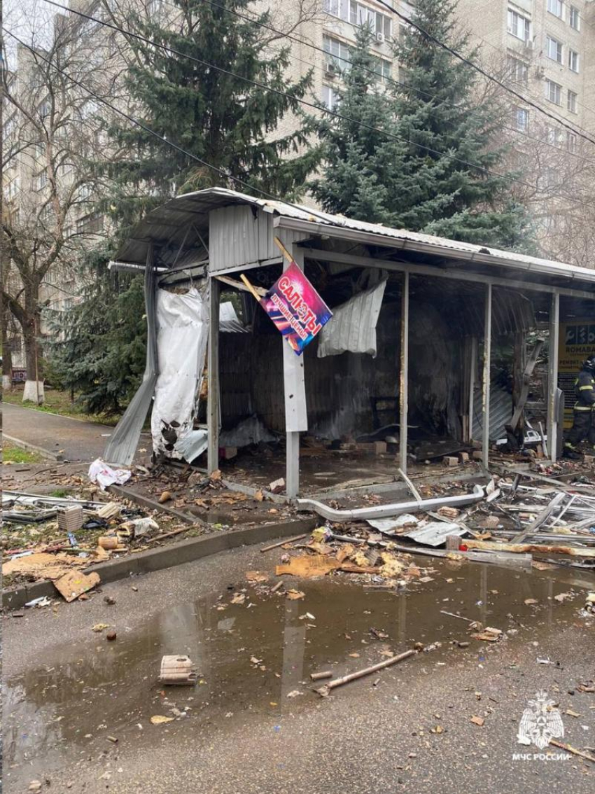 «Взрывы были слышны на всю округу»: ларек с пиротехникой сгорел в Минводах